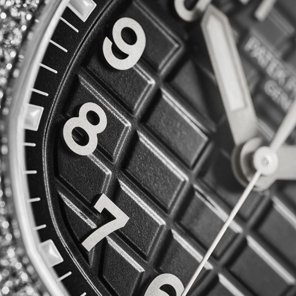 Aquanaut Luce 5267/200A-001 variant Pursuit