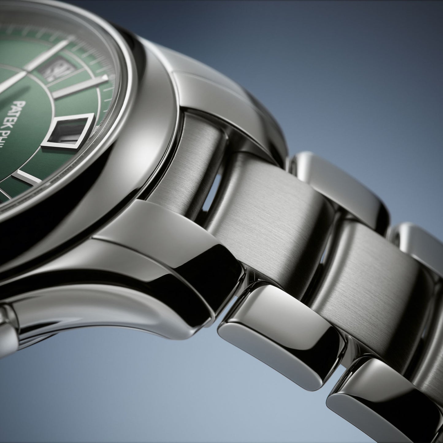 Complications Flyback Chronograph & Annual Calendar 5905/1A-001 variant Pursuit
