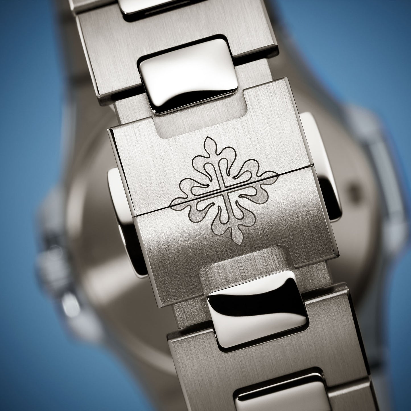 Nautilus Date & Central Seconds 7010/1G-013 simple Pursuit