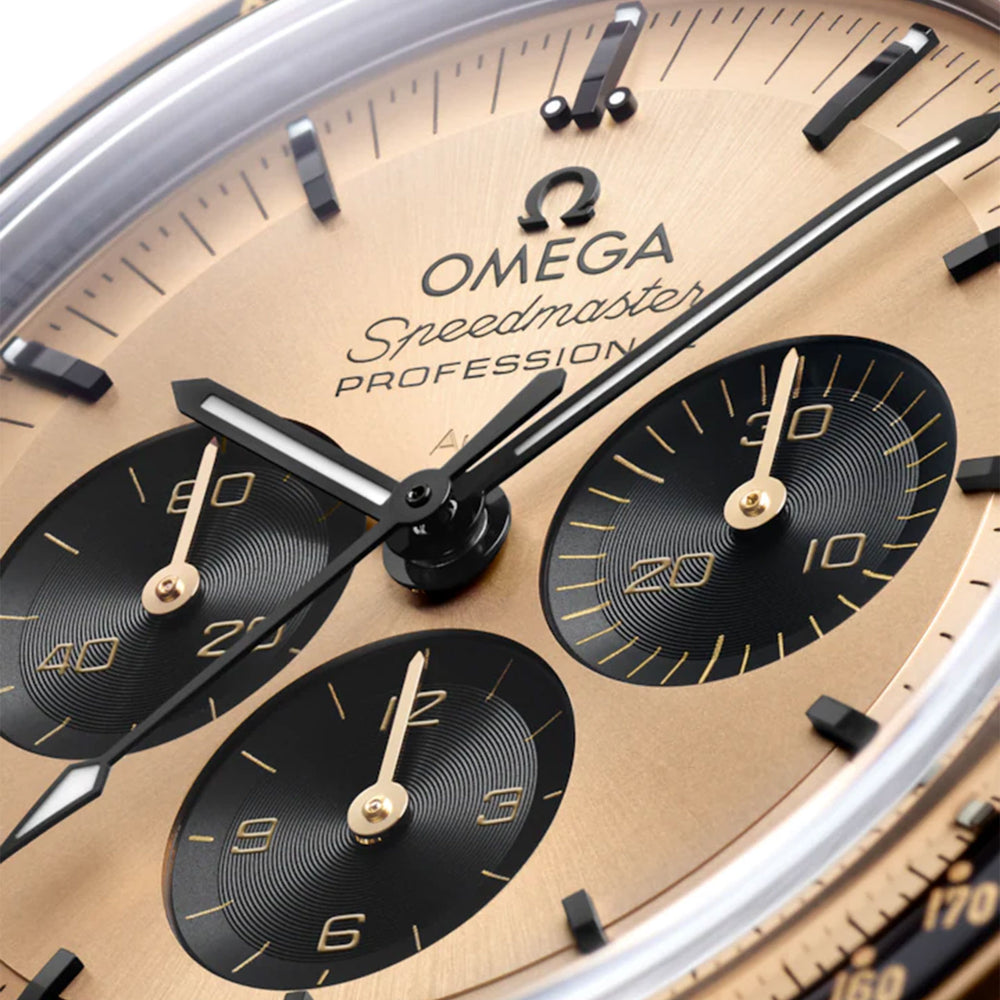 Speedmaster Moonwatch Professional Co-Axial Chronograph 42mm variant Pursuit