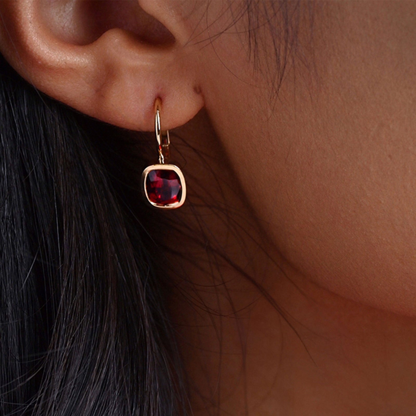 Aya 18ct Yellow Gold Garnet Earrings simple Pursuit