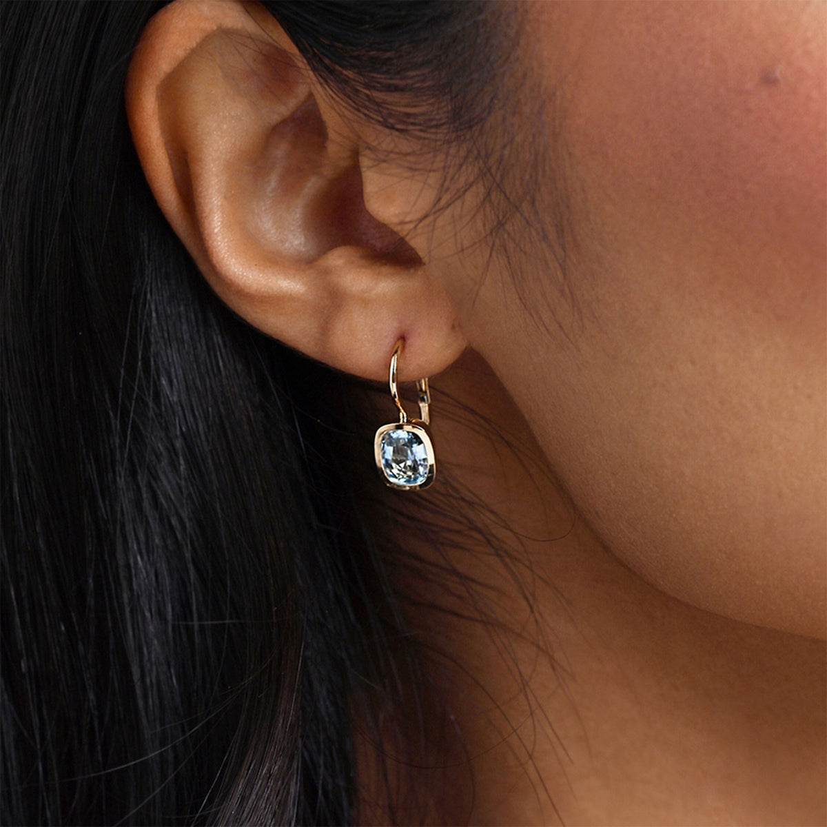 Aya 18ct Yellow Gold Sky Blue Topaz Earrings simple Pursuit
