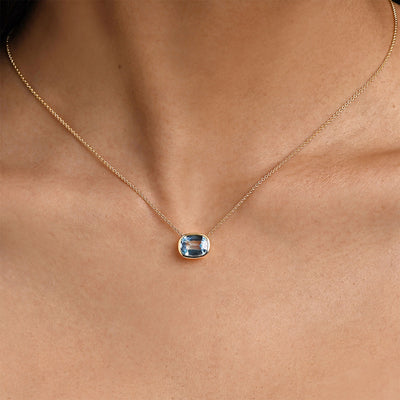 Aya 18ct Yellow Gold Sky Blue Topaz Pendant simple Pursuit
