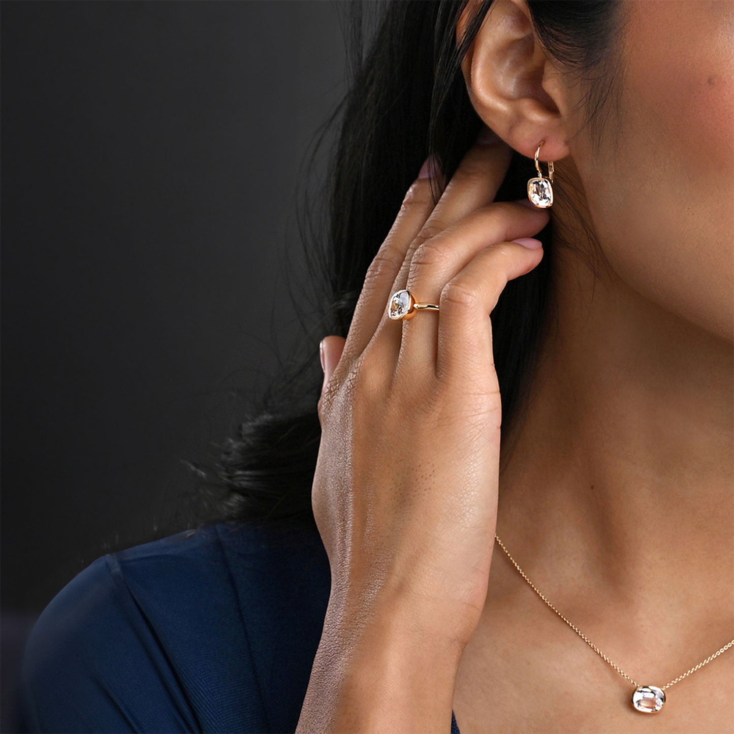 Aya 18ct Yellow Gold White Quartz Pendant simple Pursuit