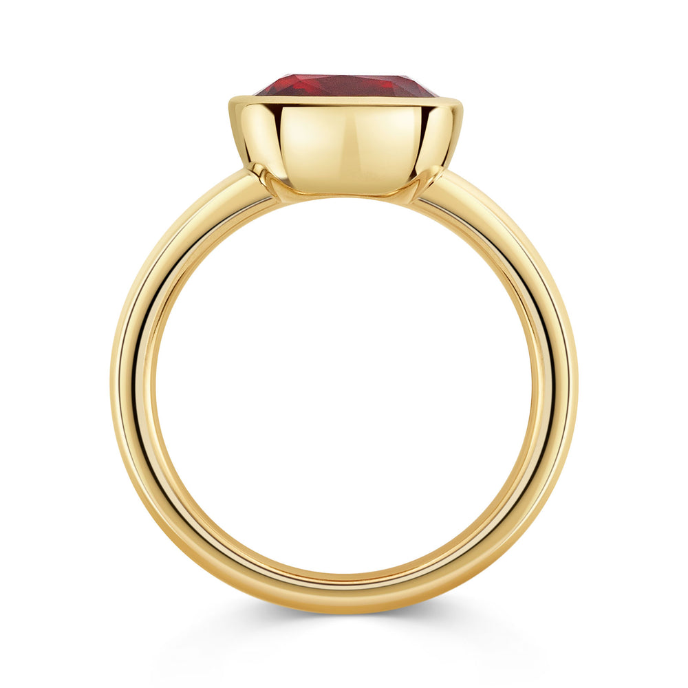 Aya 18ct Yellow Gold Garnet Ring simple Pursuit