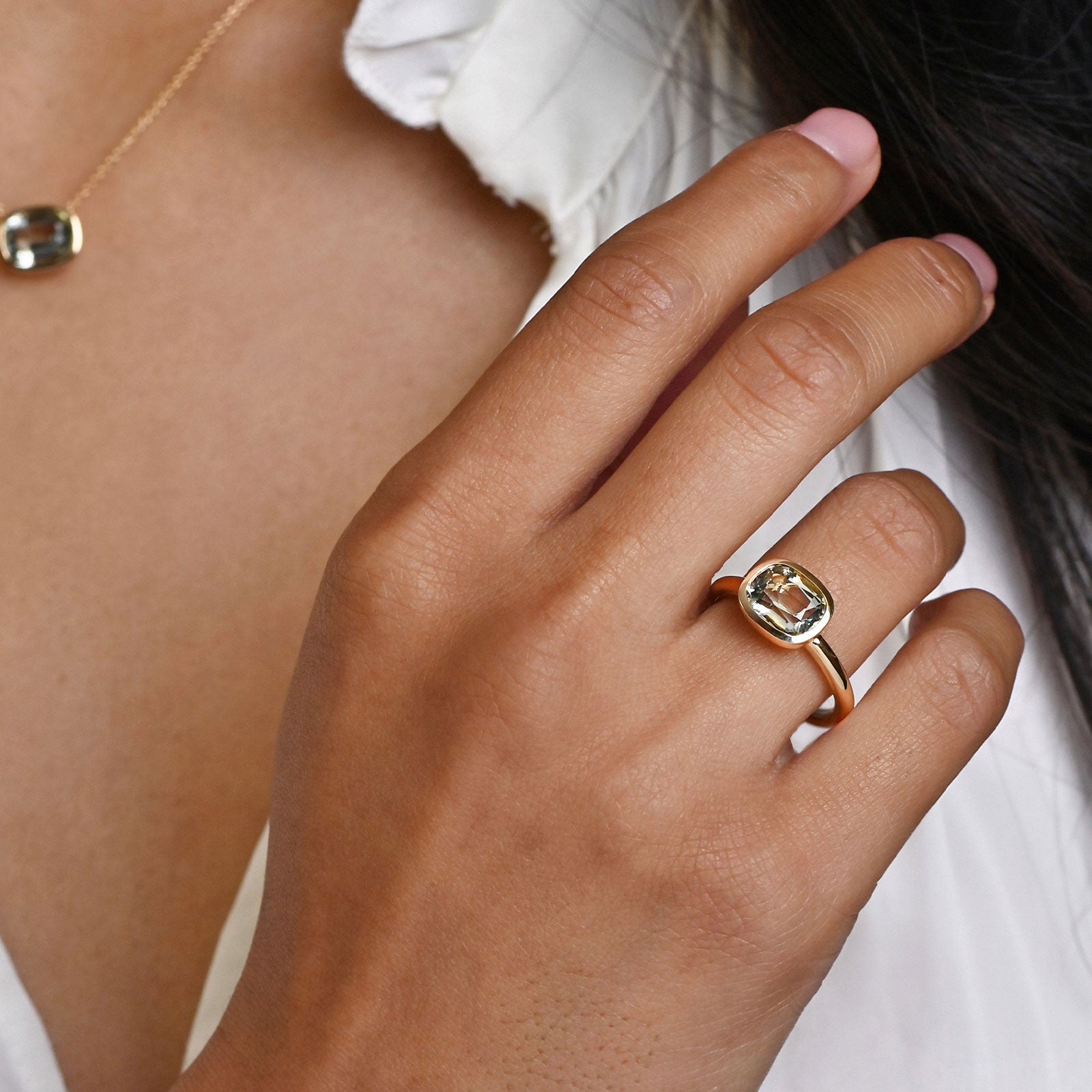 Aya 18ct Yellow Gold Green Amethyst Ring simple Pursuit