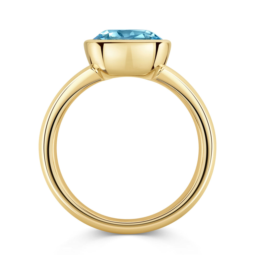 Aya 18ct Yellow Gold Sky Blue Topaz Ring simple Pursuit
