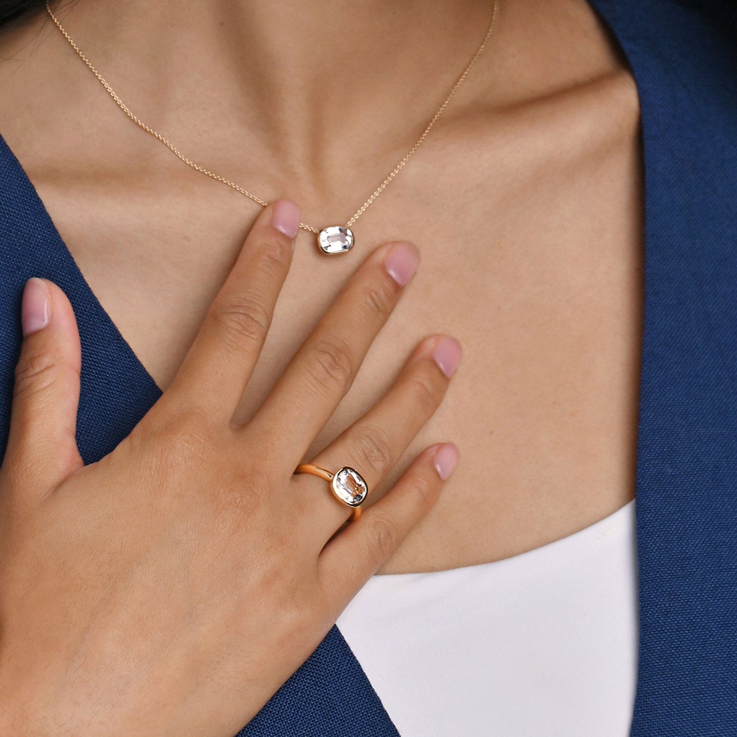 Aya 18ct Yellow Gold White Quartz Ring simple Pursuit