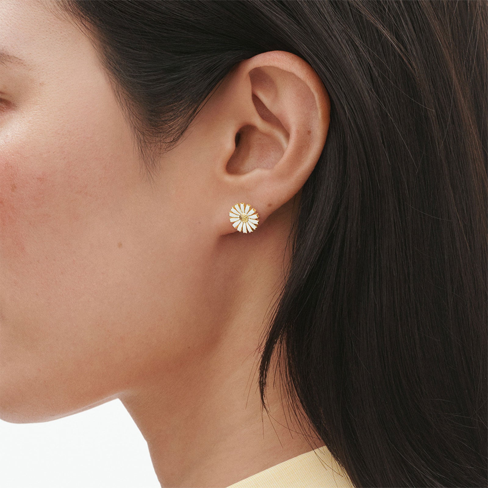 Daisy Gold Plated Silver & White Enamel Stud Earrings simple Pursuit