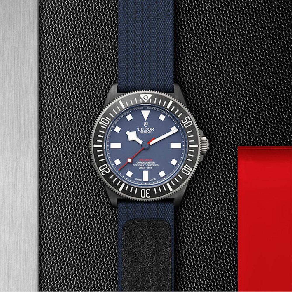 Pelagos FXD 42mm Alinghi Red Bull Racing Edition variant Pursuit