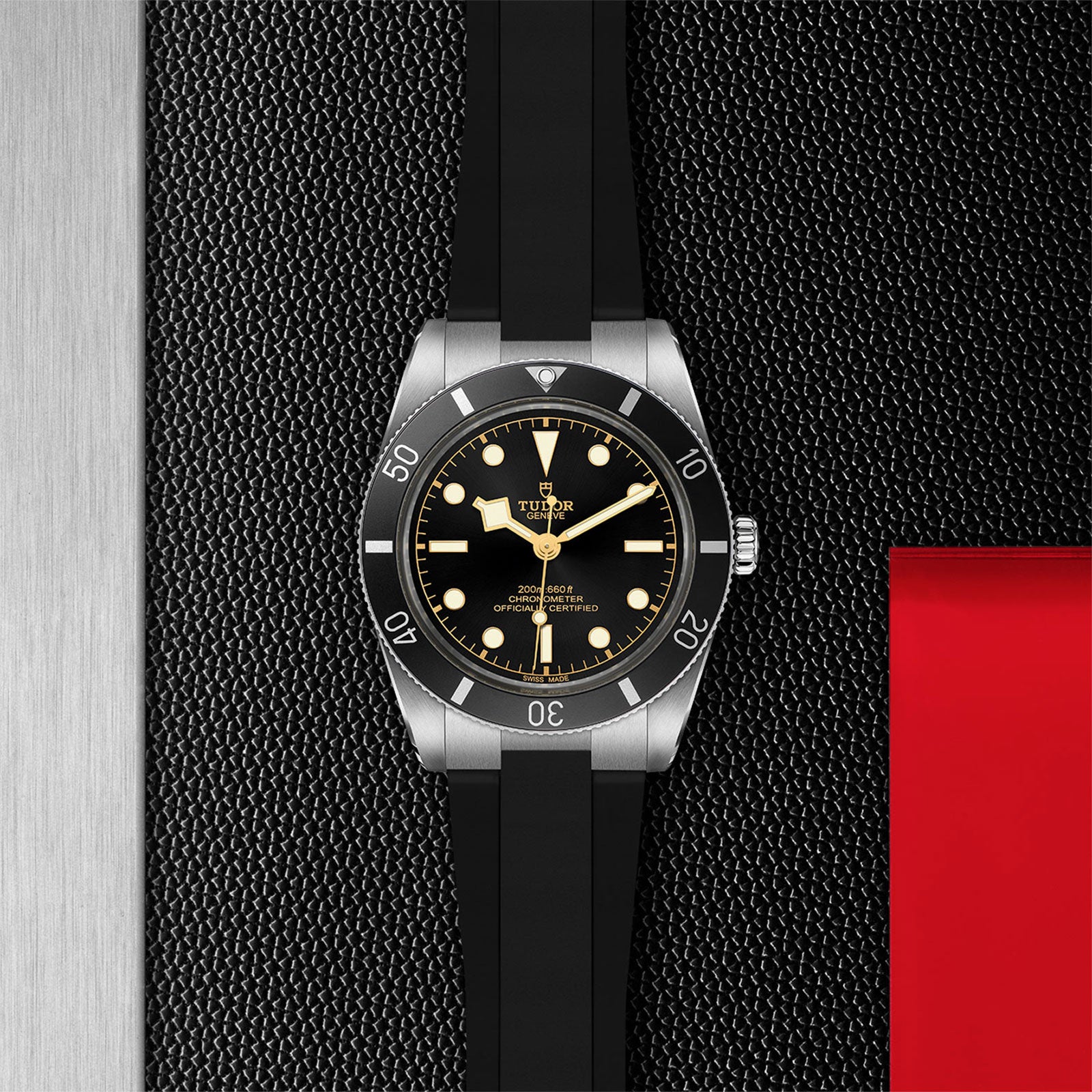 Black Bay 54 37mm
