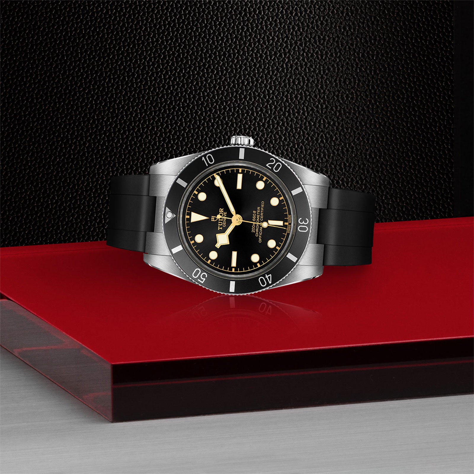 Black Bay 54 37mm