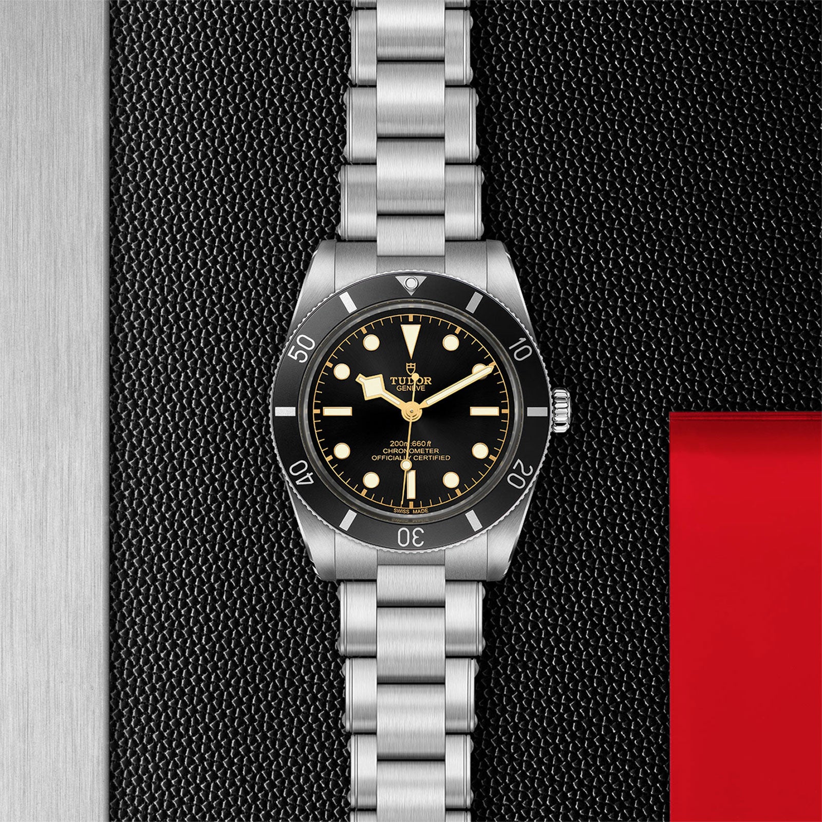 Black Bay 54 37mm