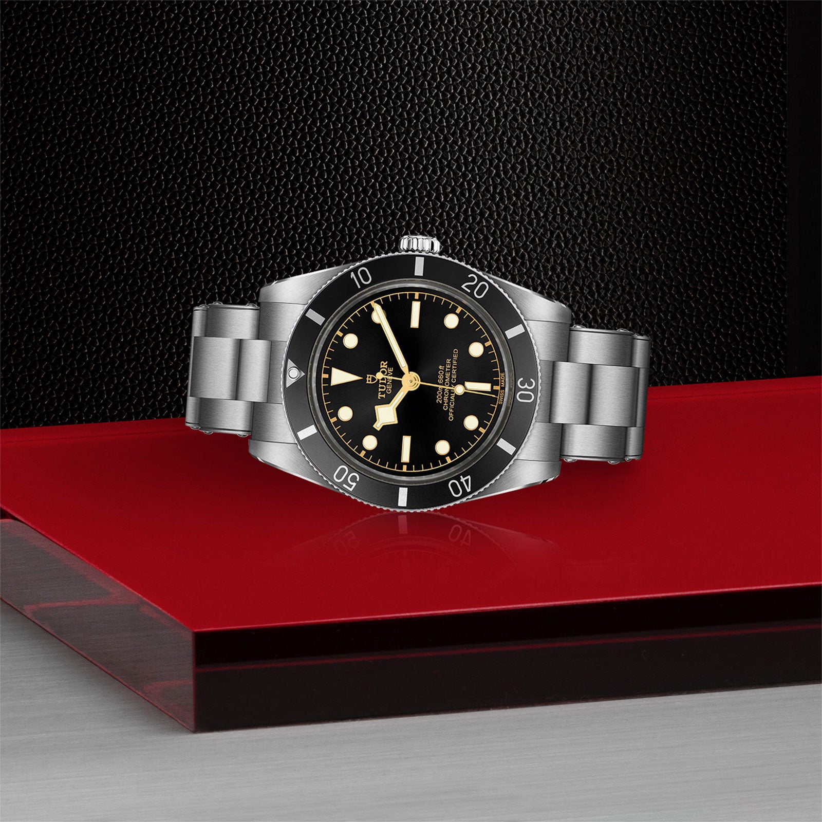 Black Bay 54 37mm