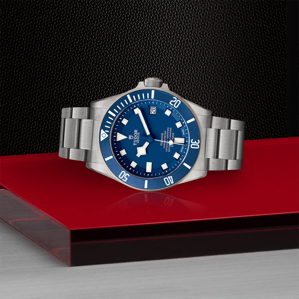 Pelagos 42mm variant Pursuit