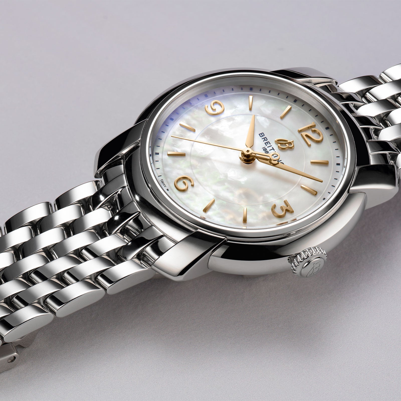 Lady Premier 32 variant Pursuit