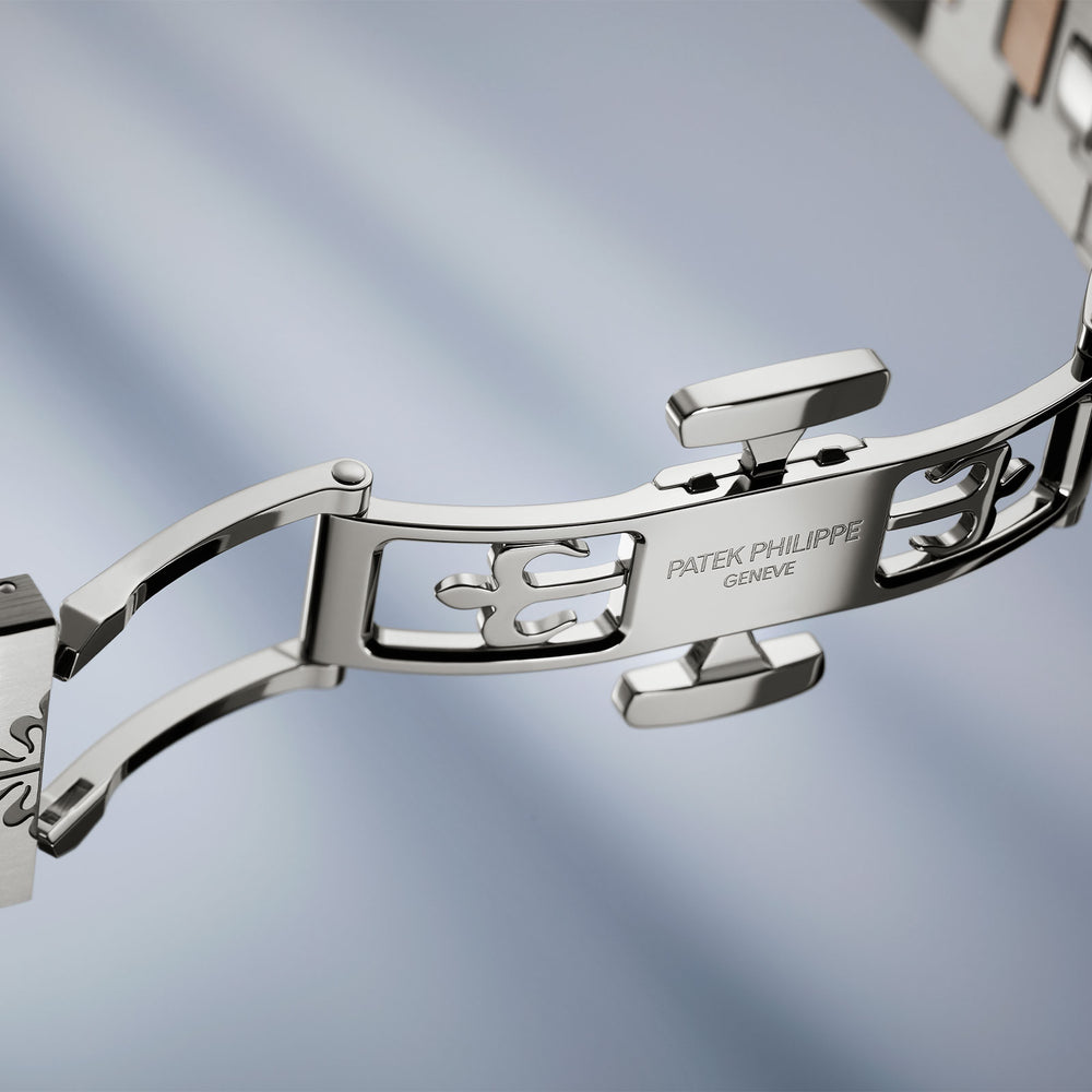Cubitus Date & Sweep Seconds 5821/1AR-001 variant Pursuit