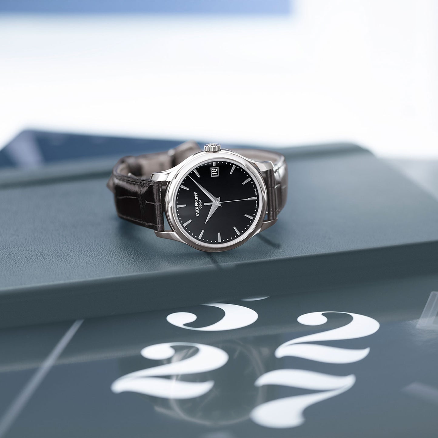 Calatrava Date & Sweep Seconds 5227G-010 simple Pursuit