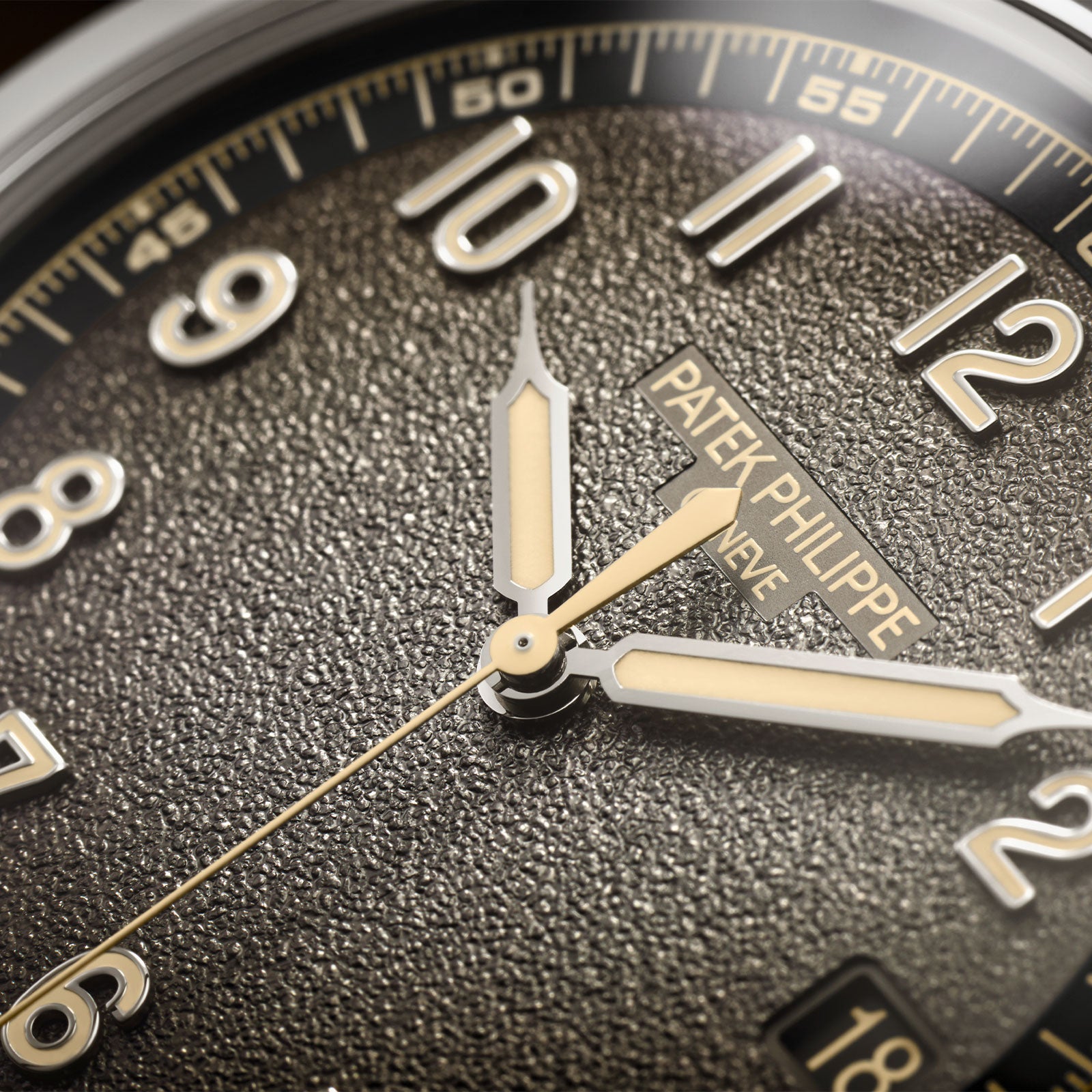 Calatrava Date & Sweep Seconds 5226G-001 simple Pursuit