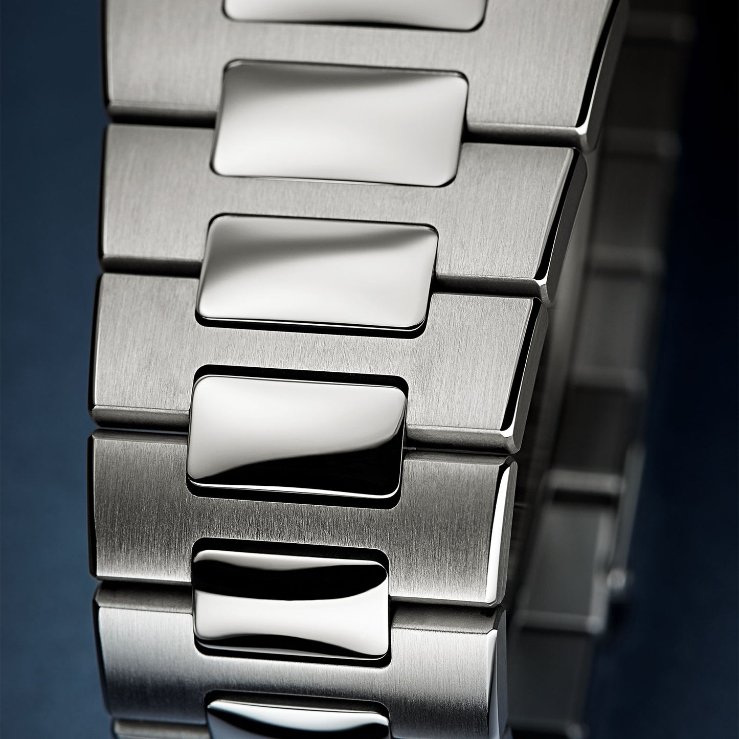 Nautilus Annual Calendar & Moon Phases 5726/1A-014 simple Pursuit