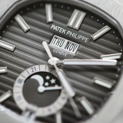 Nautilus Annual Calendar & Moon Phases 5726A-001 variant Pursuit