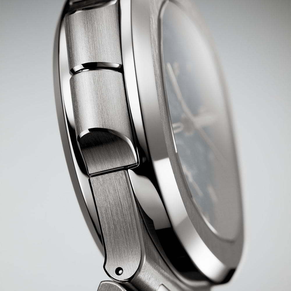 Nautilus Flyback Chronograph Travel Time 5990/1A-011 simple Pursuit