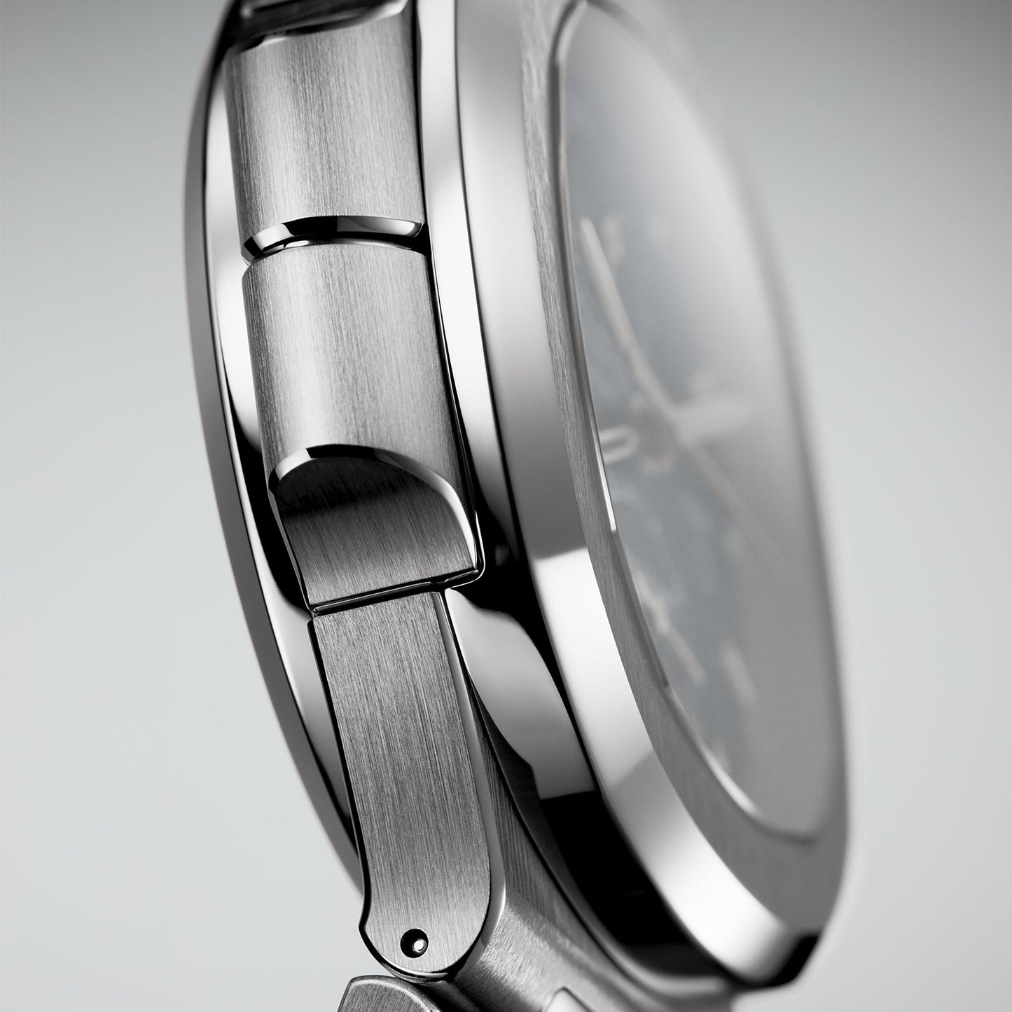 Nautilus Flyback Chronograph Travel Time 5990/1A-011 simple Pursuit