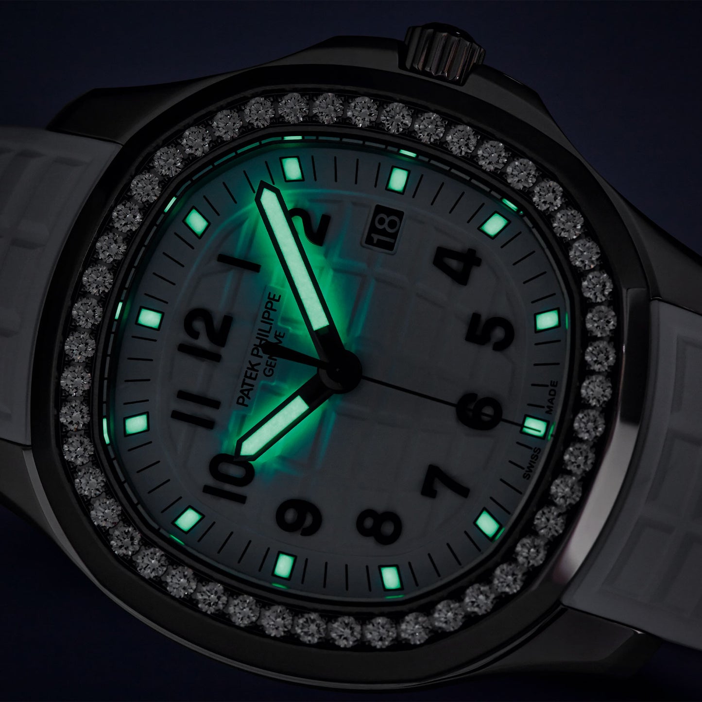 Aquanaut Luce 5267/200A-010 variant Pursuit