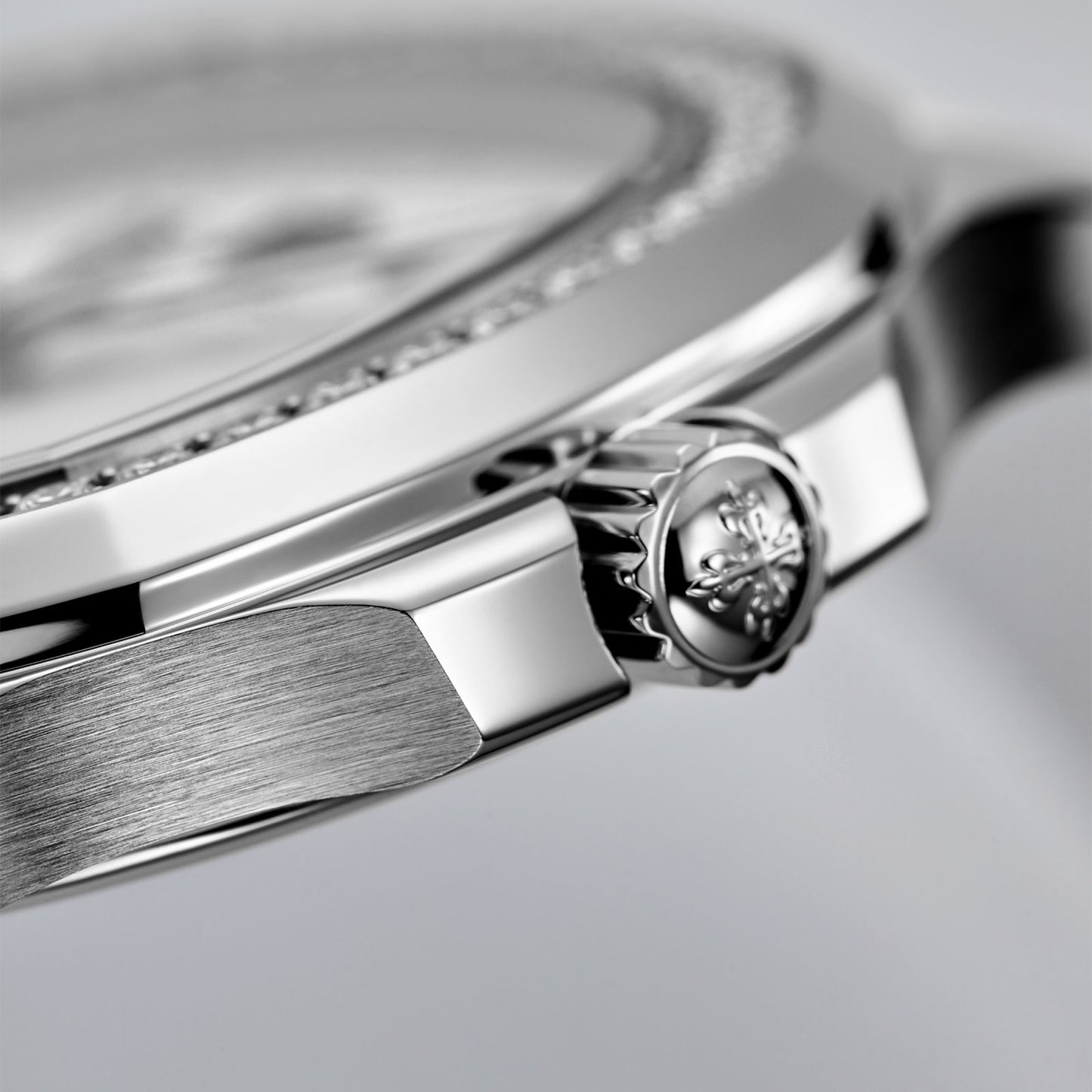 Aquanaut Luce 5267/200A-010 variant Pursuit