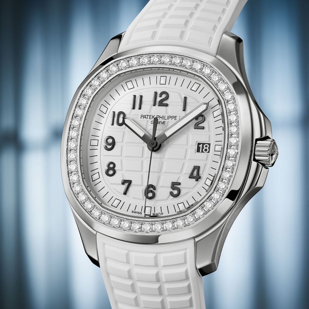 Aquanaut Luce 5267/200A-010 variant Pursuit