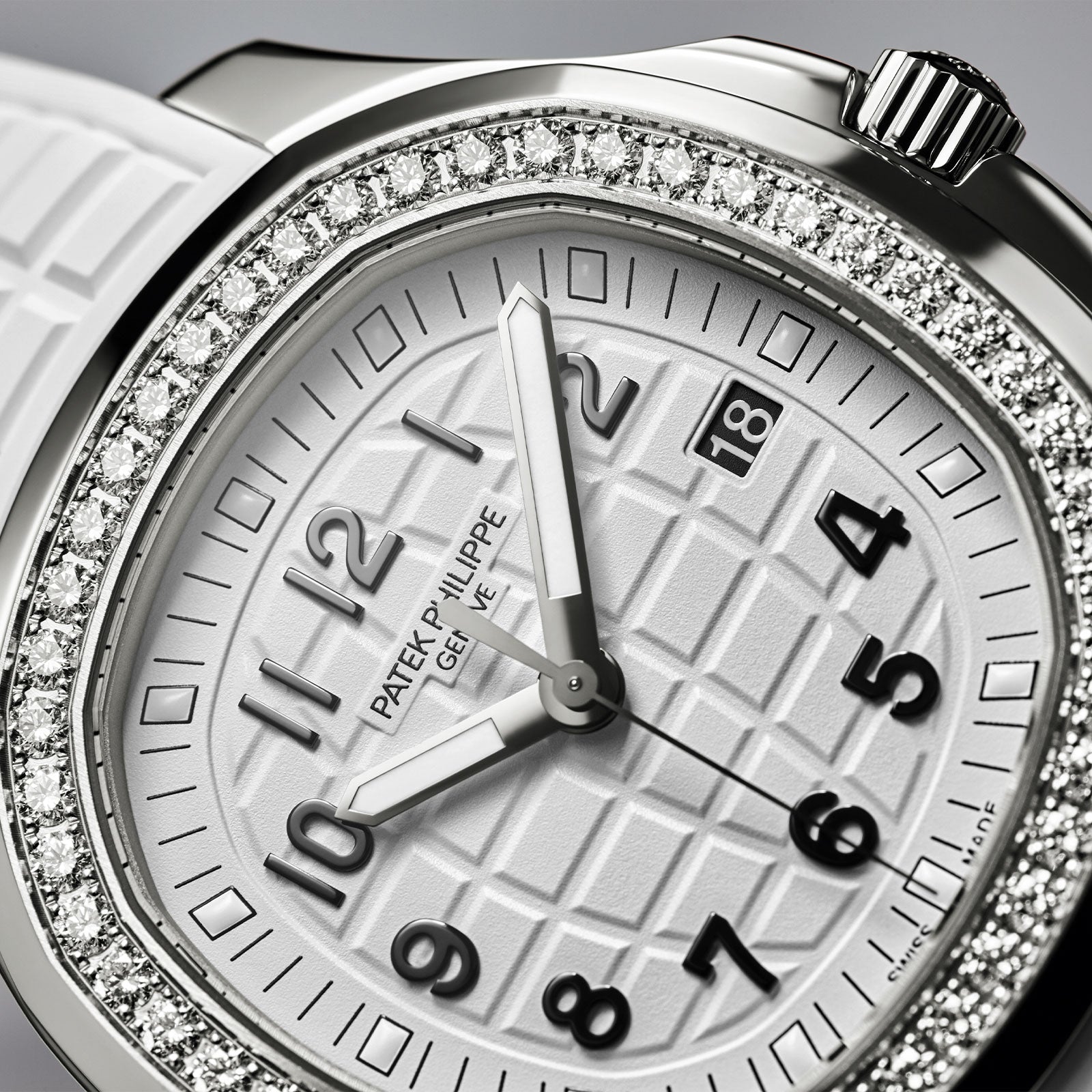 Aquanaut Luce 5267/200A-010 variant Pursuit