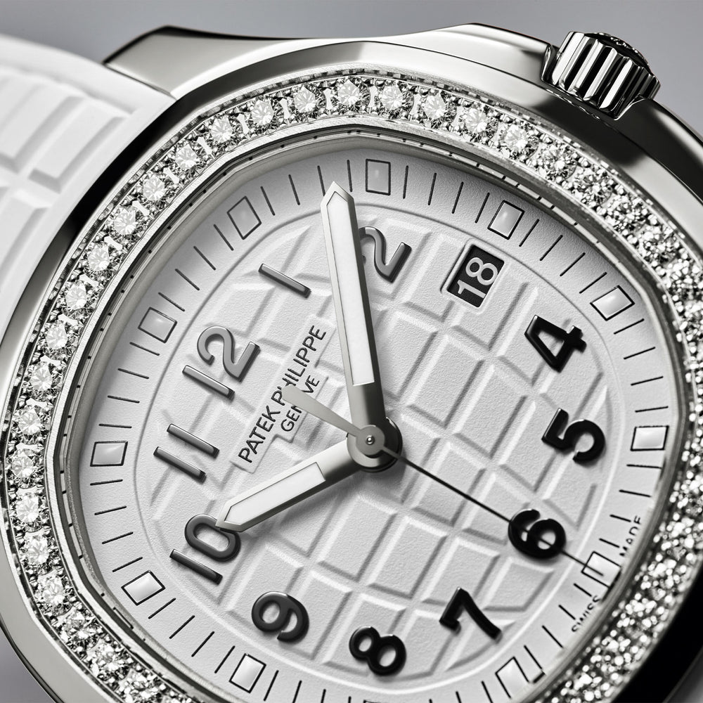 Aquanaut Luce 5267/200A-010 variant Pursuit
