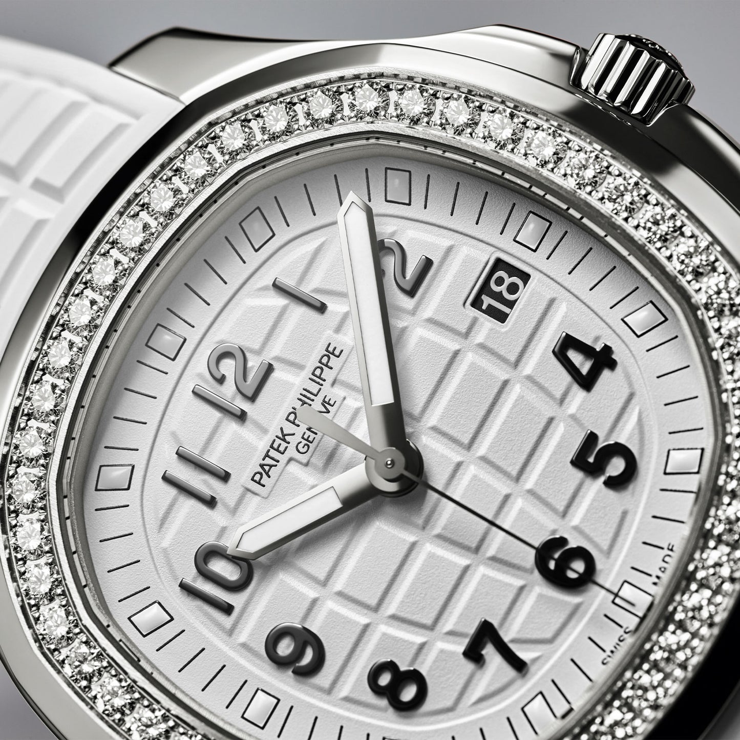 Aquanaut Luce 5267/200A-010 variant Pursuit