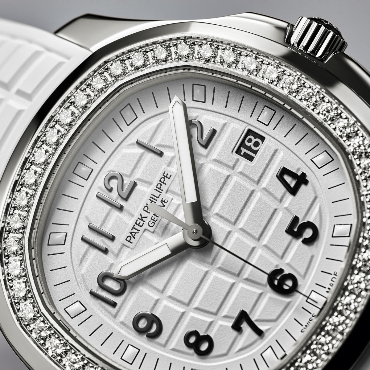 Aquanaut Luce 5267/200A-010 variant Pursuit