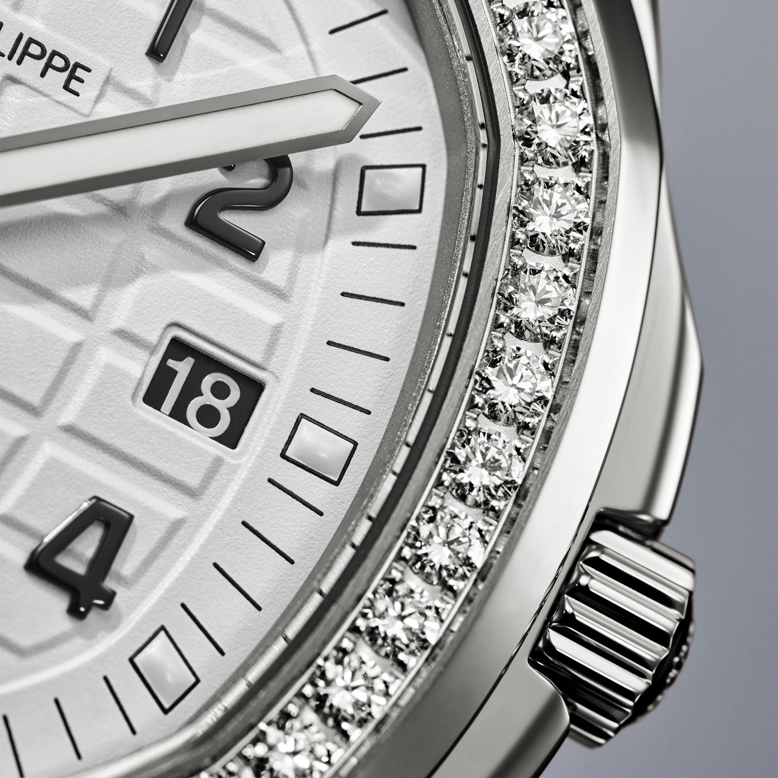 Aquanaut Luce 5267/200A-010 variant Pursuit