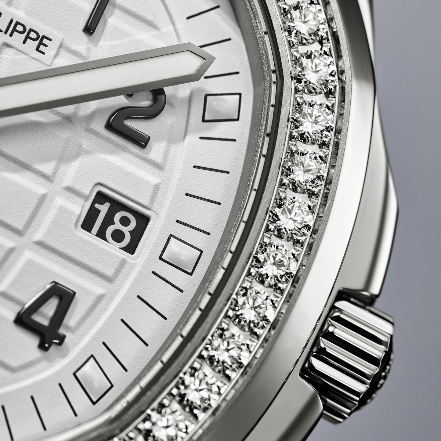 Aquanaut Luce 5267/200A-010 variant Pursuit