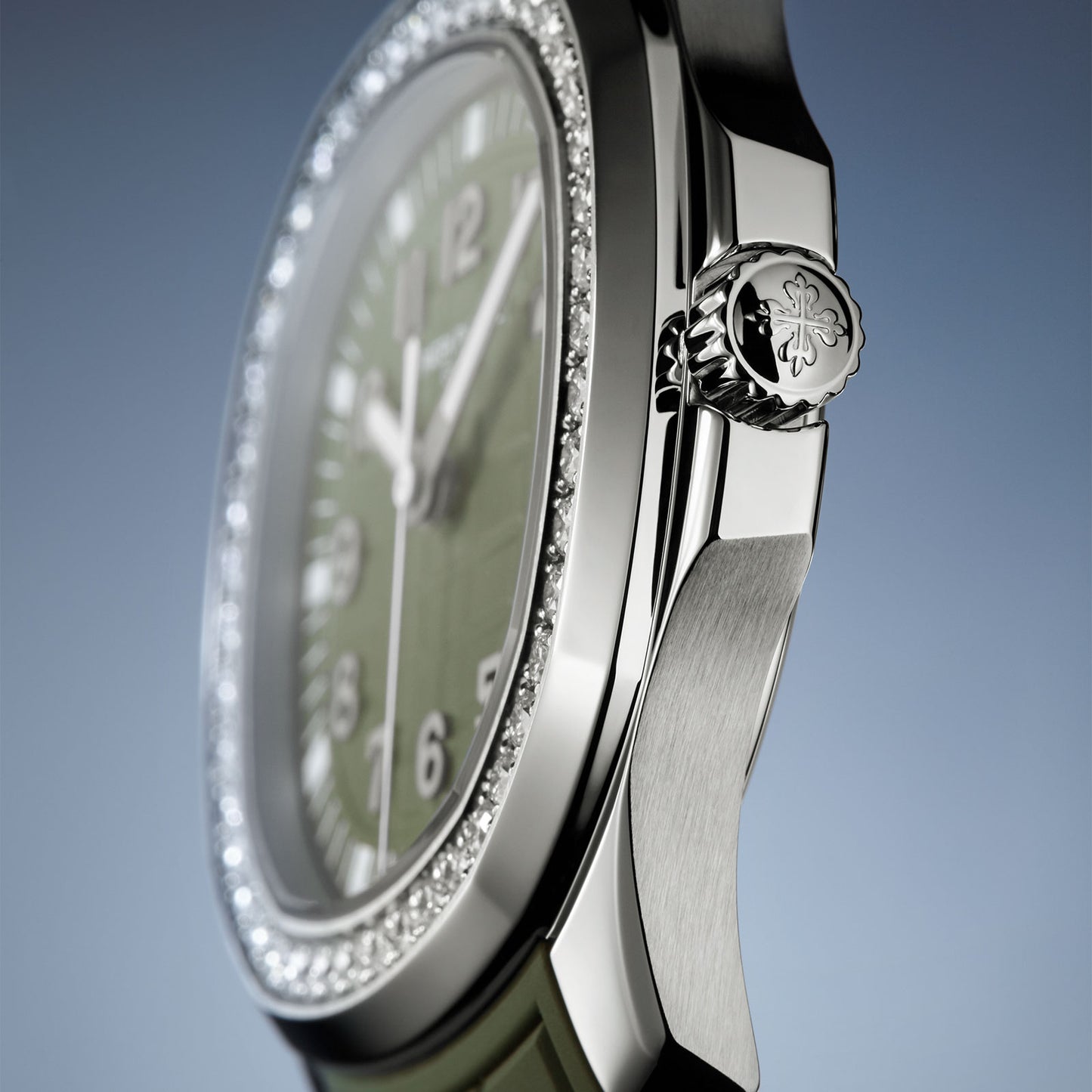 Aquanaut Luce 5267/200A-011 variant Pursuit