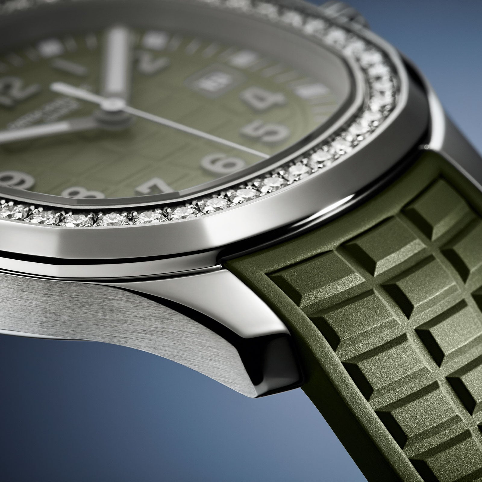 Aquanaut Luce 5267/200A-011 variant Pursuit