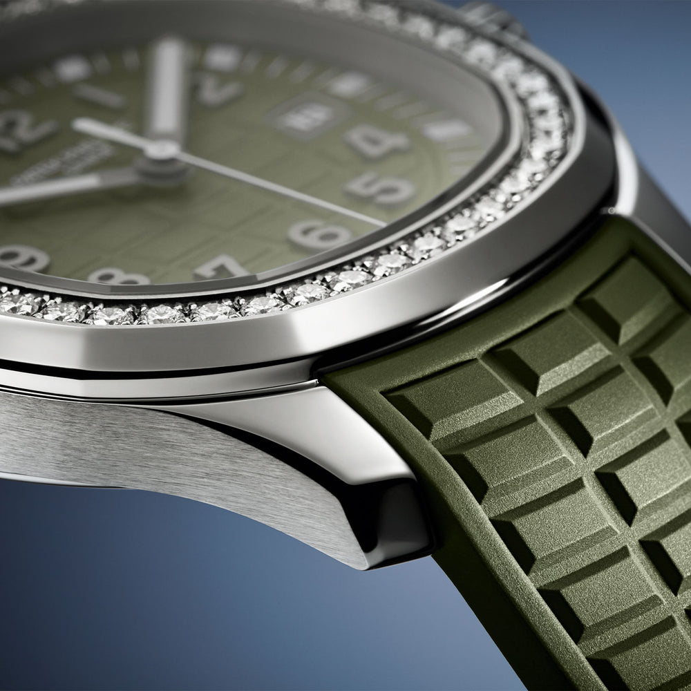 Aquanaut Luce 5267/200A-011 variant Pursuit