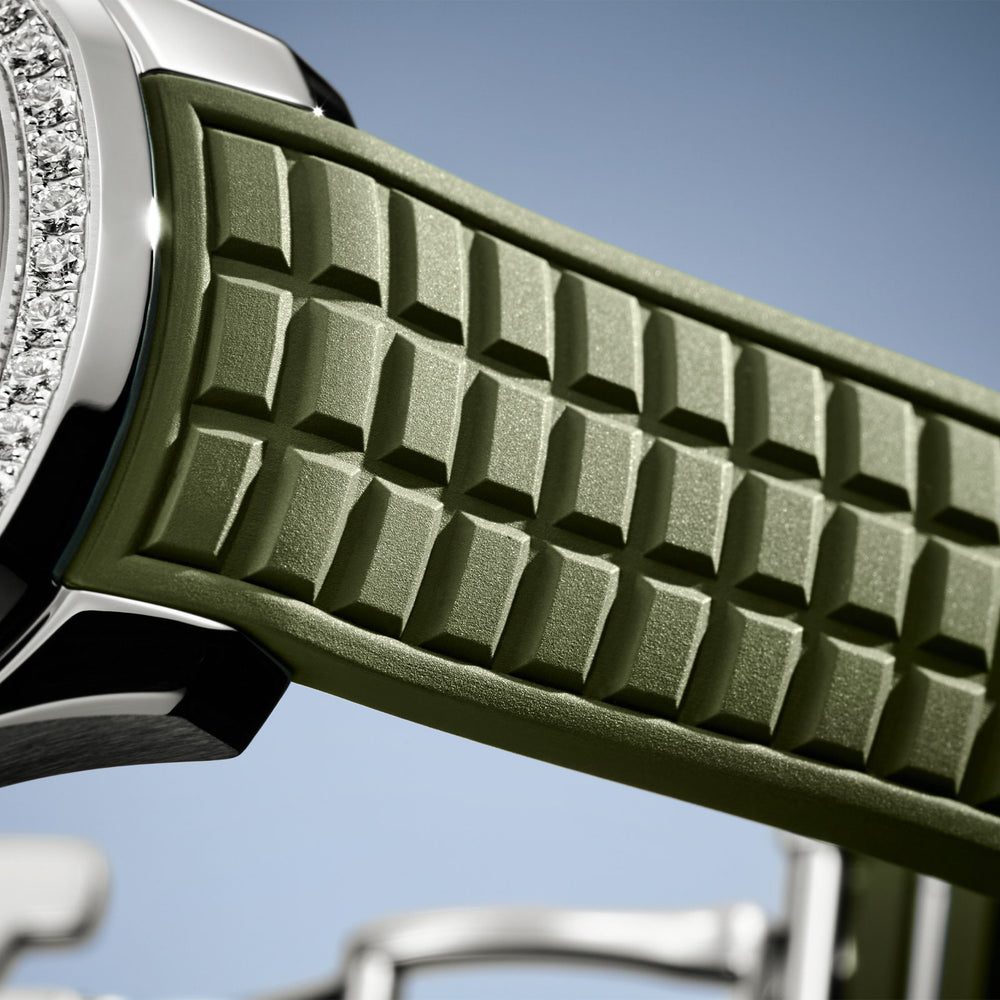 Aquanaut Luce 5267/200A-011 variant Pursuit