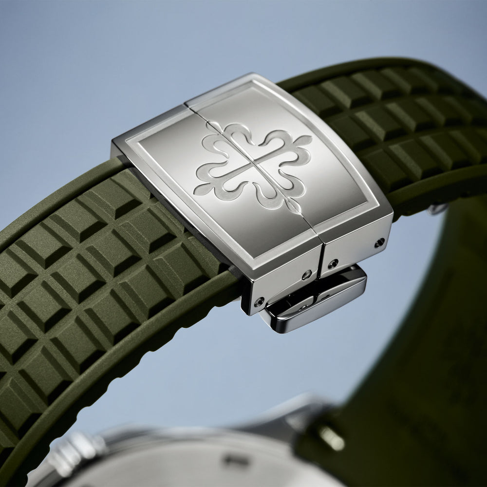 Aquanaut Luce 5267/200A-011 variant Pursuit