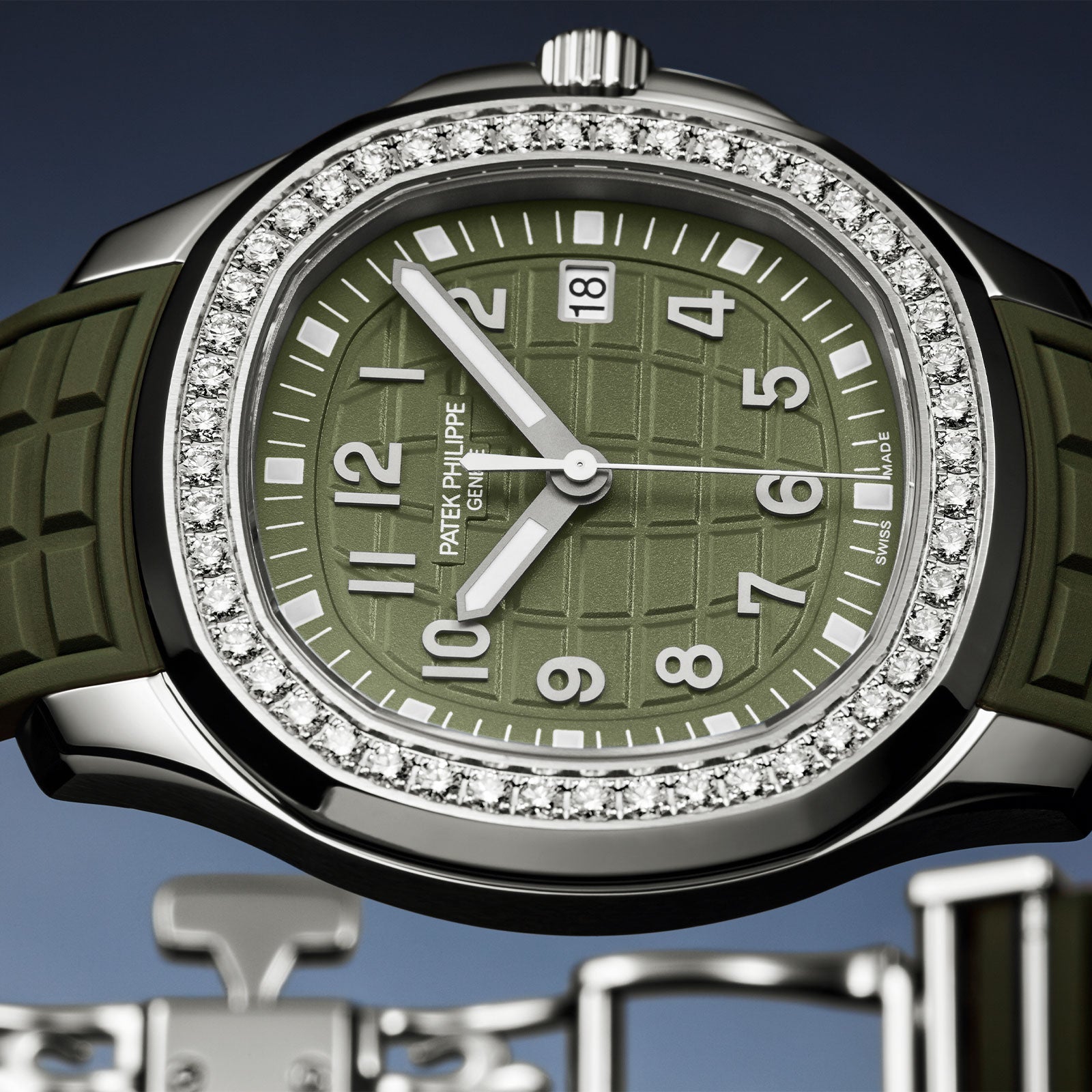 Aquanaut Luce 5267/200A-011 variant Pursuit