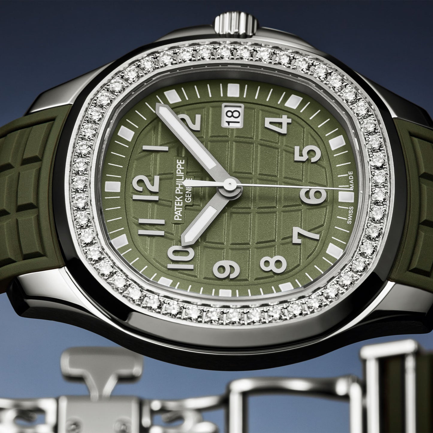 Aquanaut Luce 5267/200A-011 variant Pursuit