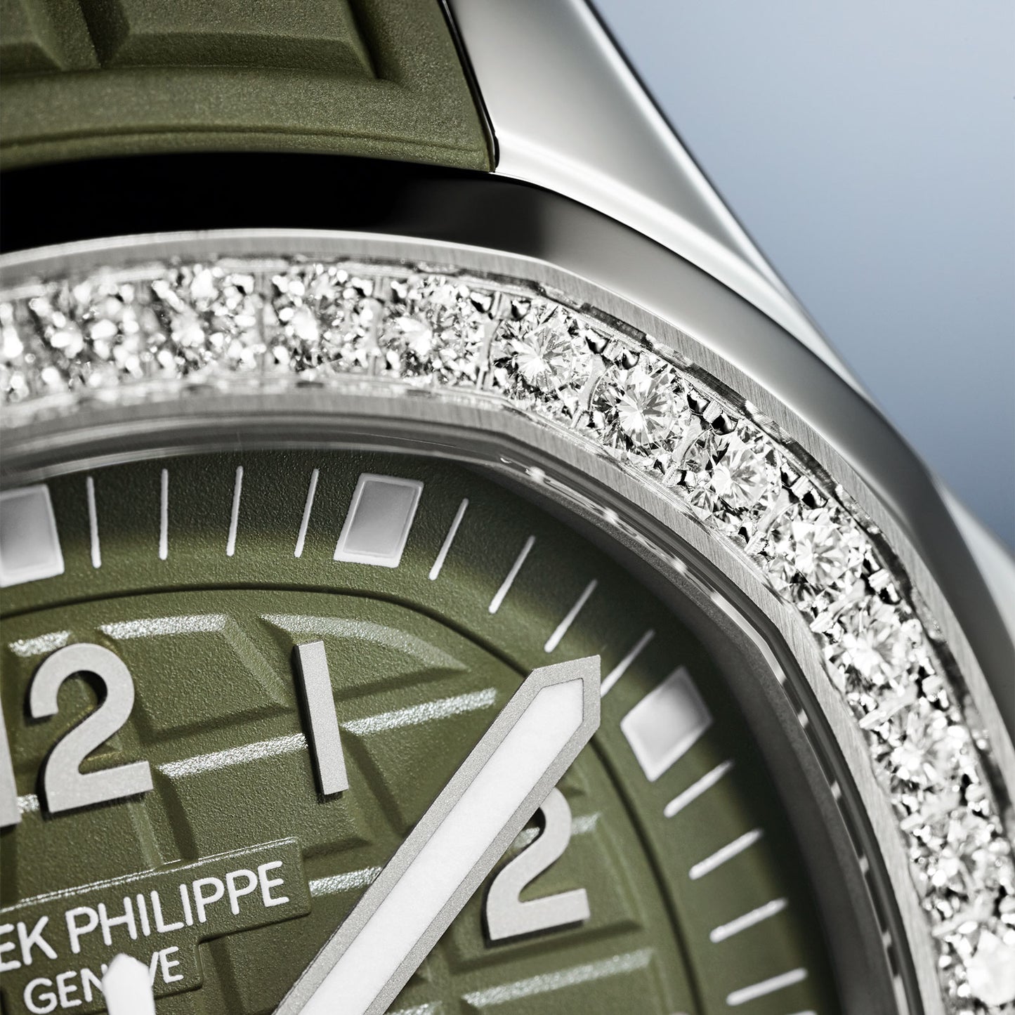 Aquanaut Luce 5267/200A-011 variant Pursuit
