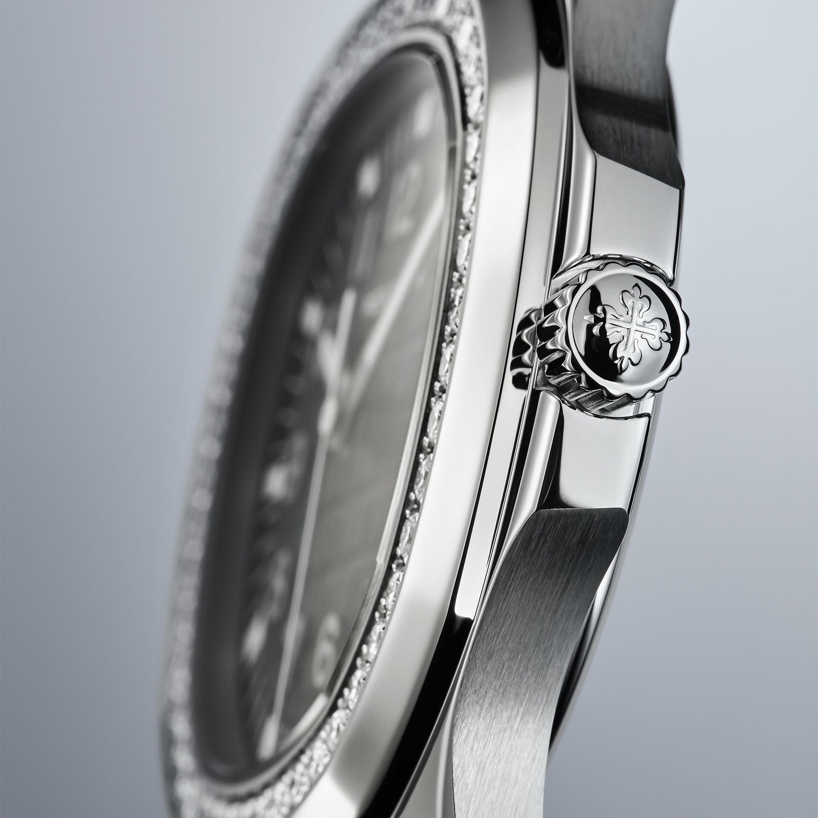 Aquanaut Luce 5267/200A-001 variant Pursuit