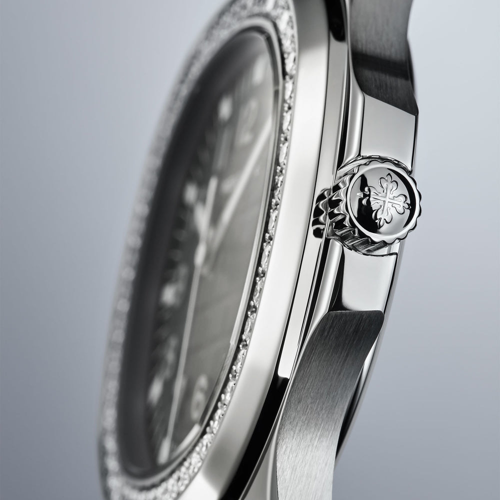 Aquanaut Luce 5267/200A-001 variant Pursuit