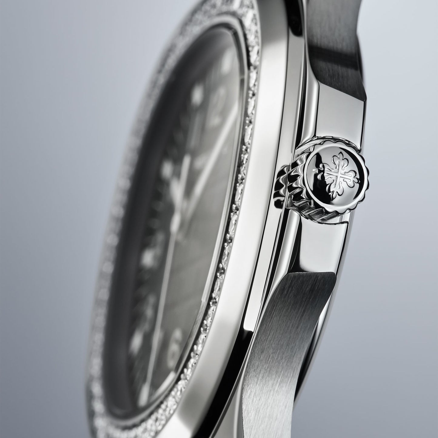 Aquanaut Luce 5267/200A-001 variant Pursuit