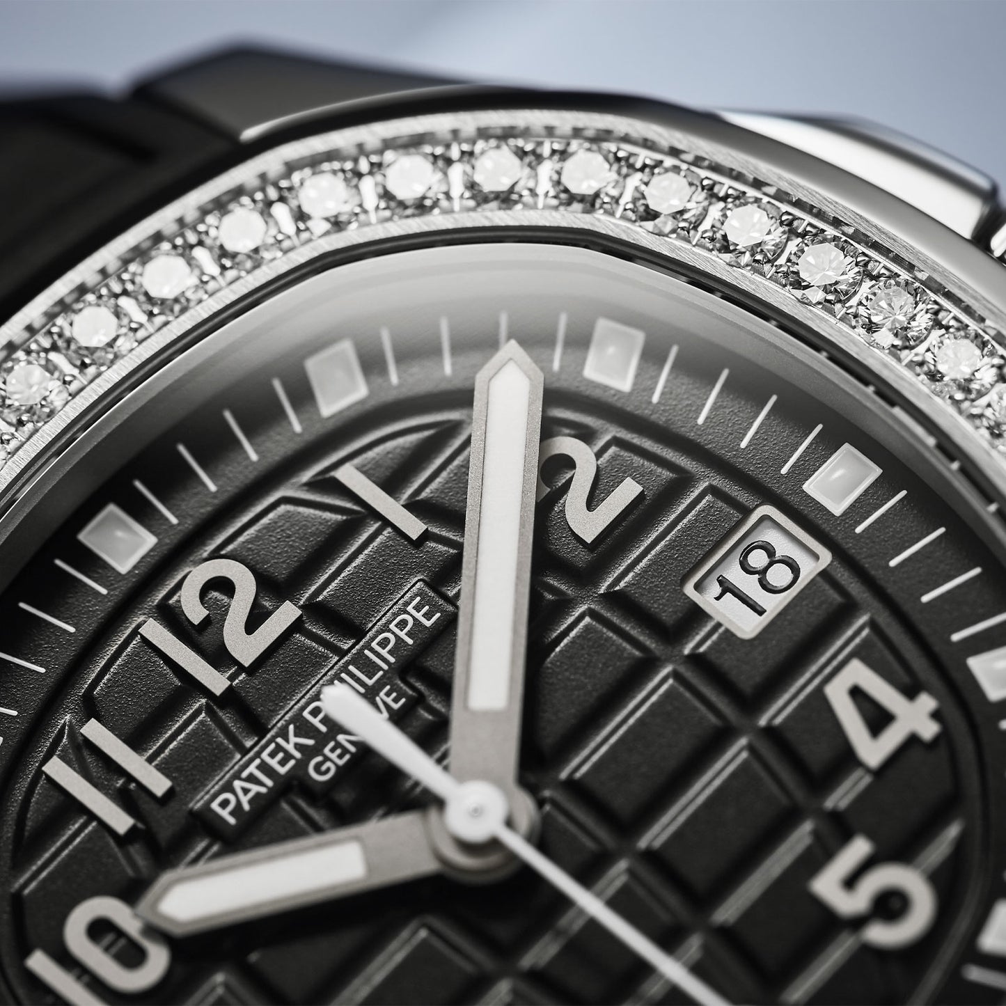 Aquanaut Luce 5267/200A-001 variant Pursuit