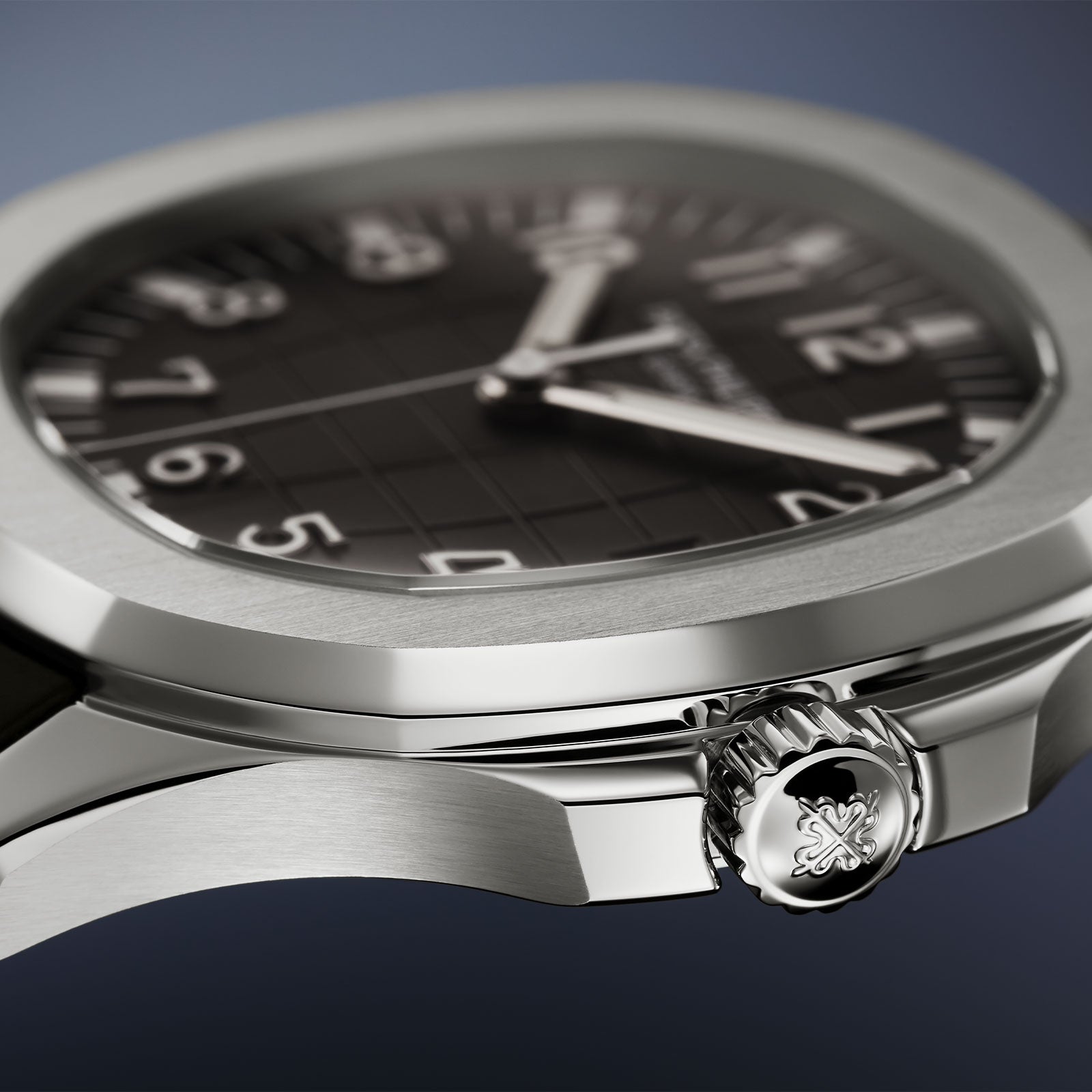 Aquanaut Date & Sweep Seconds 5167A-001 variant Pursuit