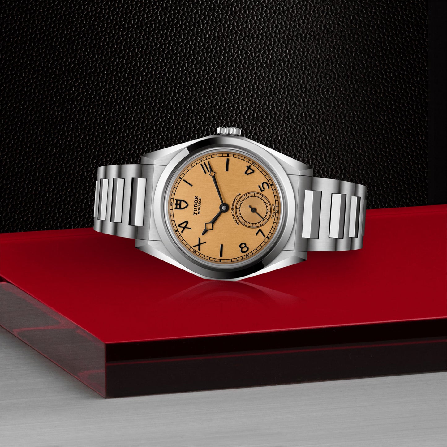 Monarch 39mm variant Pursuit